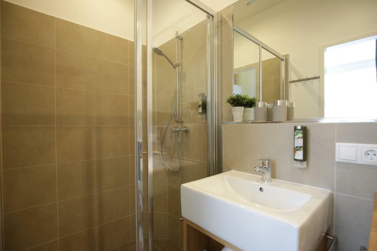 Vienna Gold Apartments - Contactless Check In ภายนอก รูปภาพ