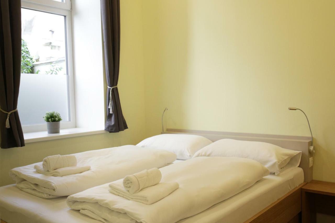 Vienna Gold Apartments - Contactless Check In ภายนอก รูปภาพ