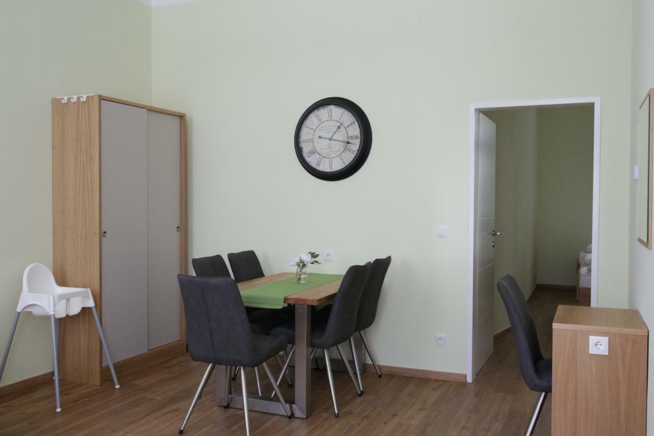 Vienna Gold Apartments - Contactless Check In ภายนอก รูปภาพ